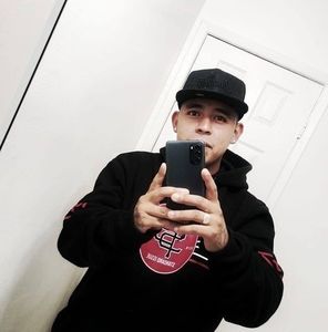 Meet your Posher, Carlos